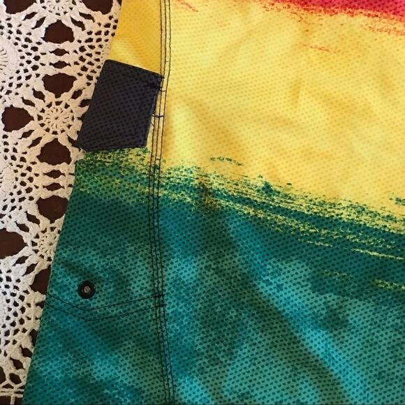 NWOT Burnside Size 34 Board Shorts ! - Picture 3 of 7